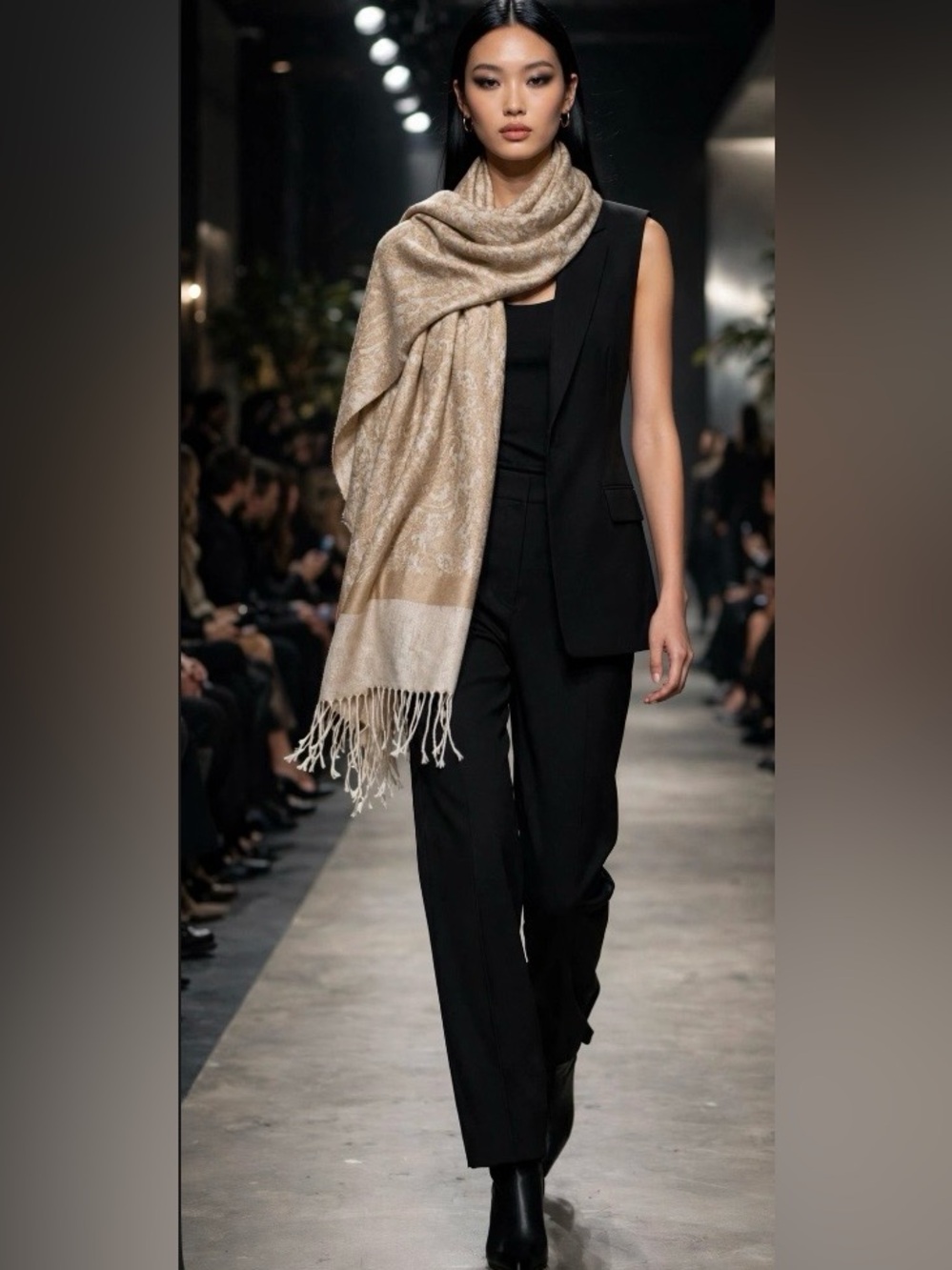 Elegant Causal Corner Paisley Scarf with Fringe EUC